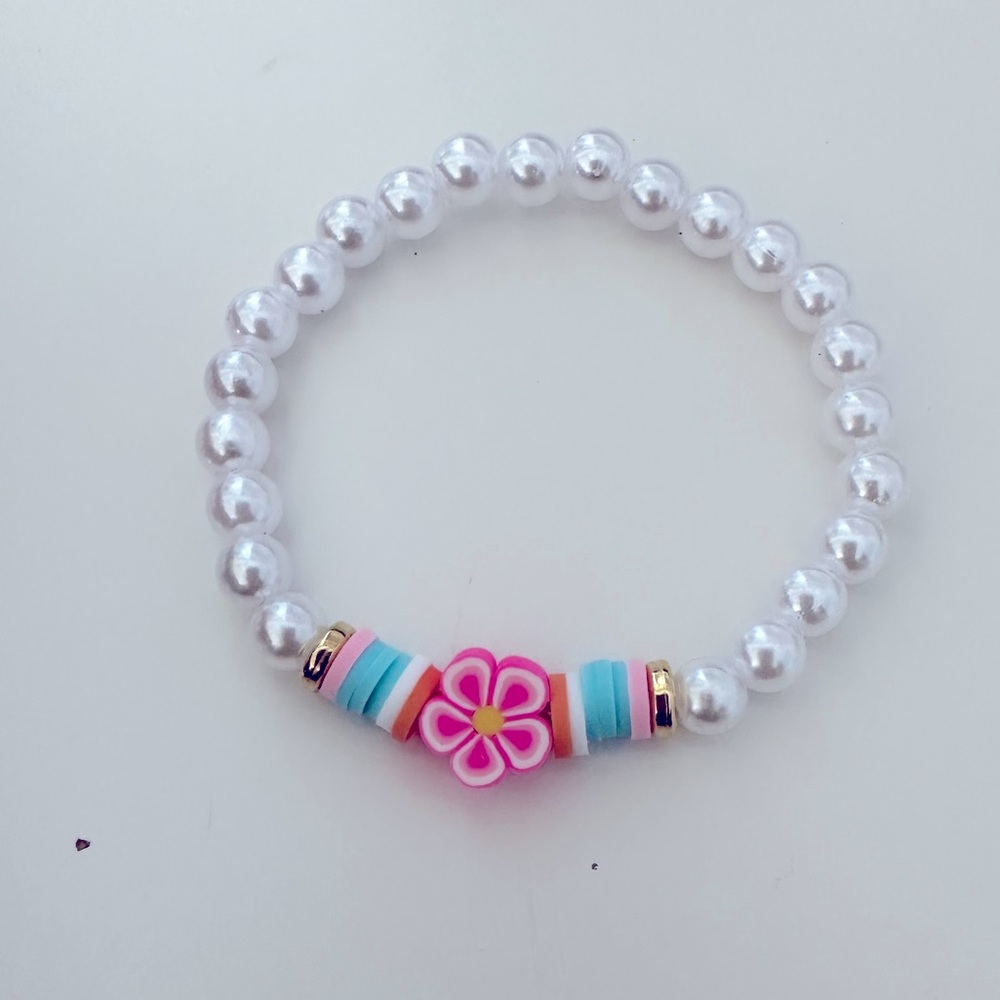 Tropical flower charm Pearl bracelets